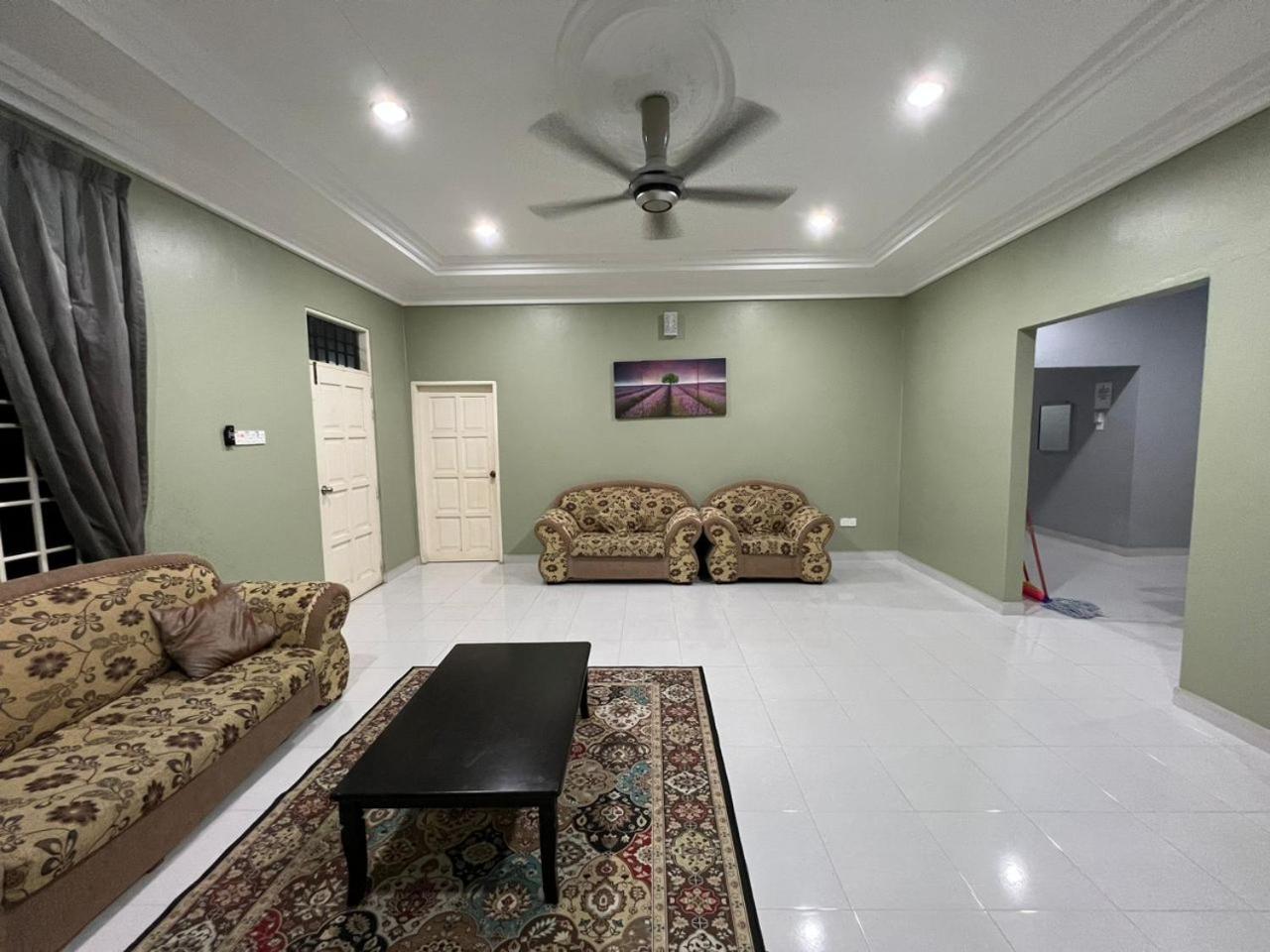קוטה בארו Relaxs Homestay מראה חיצוני תמונה