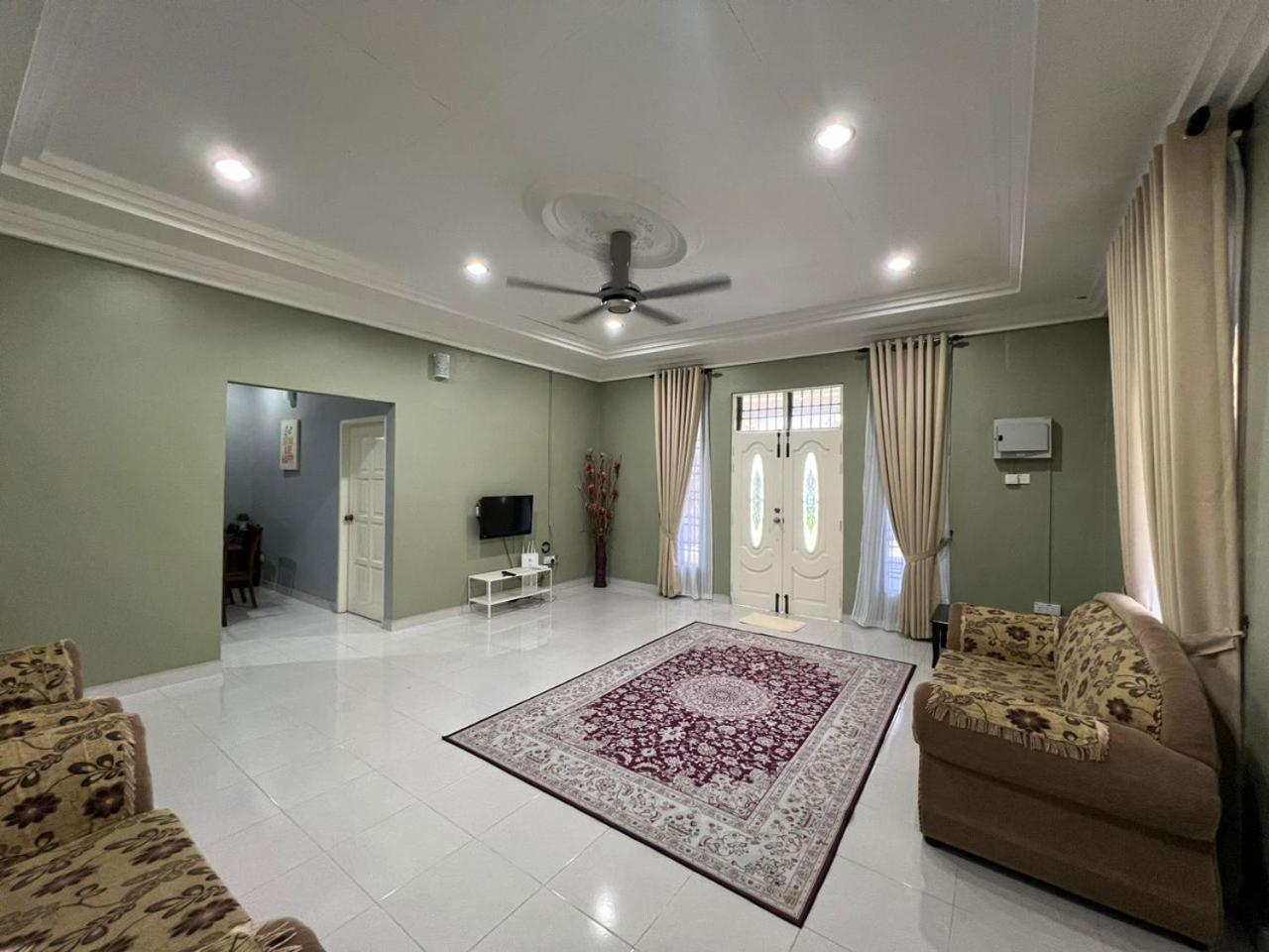 קוטה בארו Relaxs Homestay מראה חיצוני תמונה